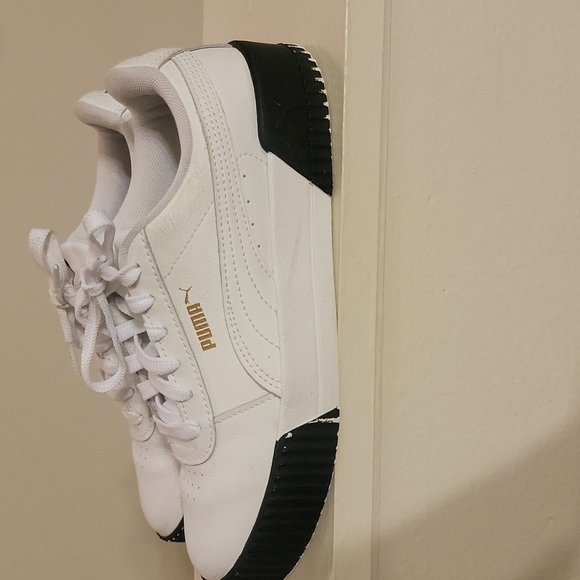 Ladies pumas - Picture 3 of 5